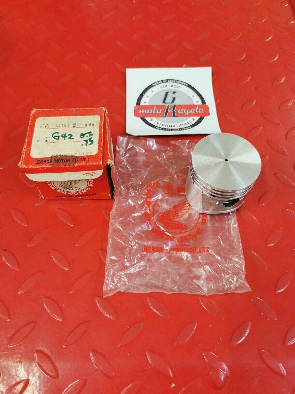 NOS HONDA G42 PISTON .7513103-822-000 H38