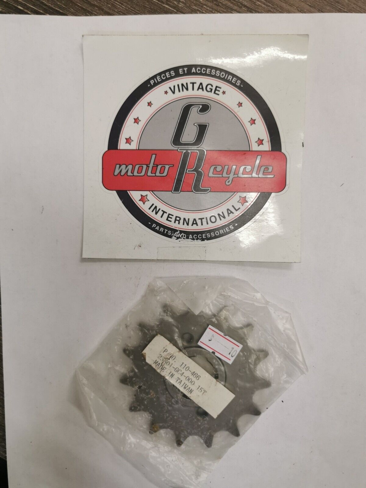 NOS HONDA CR80 FRONT SPROCKET 15T 23801-GC4-000 110-466 J19